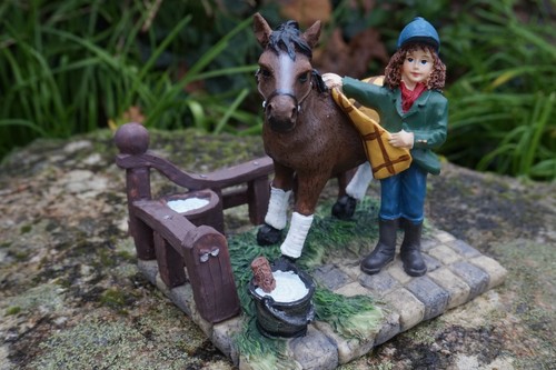 Na0836 figurine statuette - figurine,