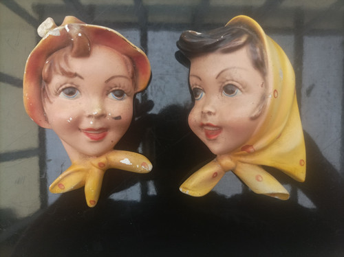 Paire bas relief platre - relief, en