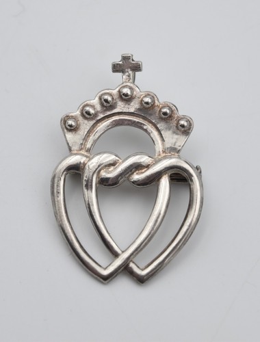 Broche vintage cœur vendéen