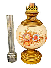 LAMPE A PETROLE AVEC PIED