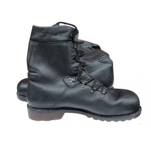 Paire rangers allemande de - allemande,