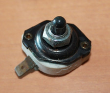 Bouton poussoir 12V 55 Ohms -