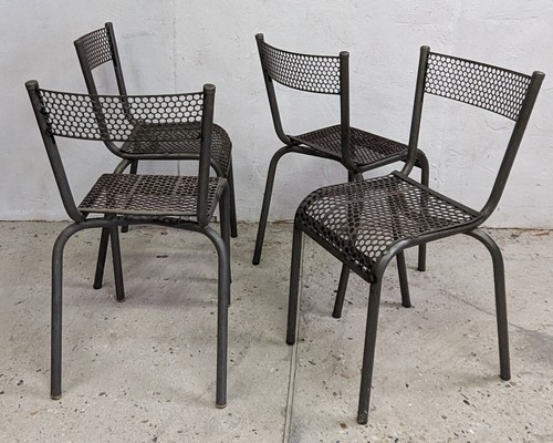 Quatre chaises empilables - chaises,