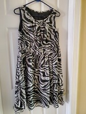 Just Taylor Black And Gray Sleeveless Lined Dress Size 8