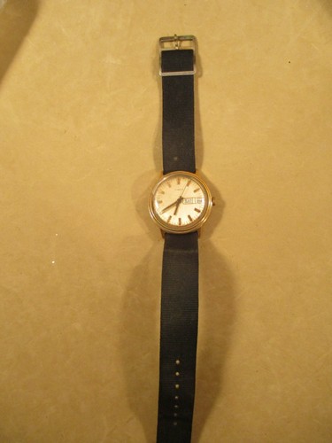 Vintage 1976 men timex watch - 1976, men's