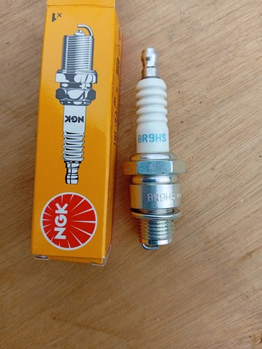 Bougie ngk br9hs - honda, mbk