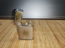Ancien briquet à essence