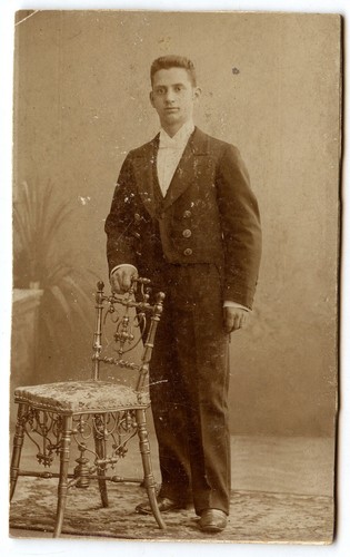 Portrait studio jeune homme