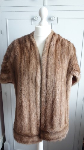 Boléro cape fourrure - ,