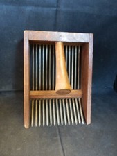 OUTIL ANCIEN PEIGNE EN BOIS BAIES MYRTILLES OBJET DE METIER  ART POPULAIRE FERME