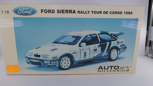 Autoart millennium ford - 1/18,