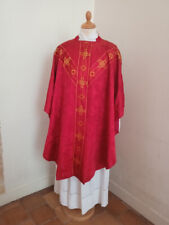chasuble prêtre couleur rouge