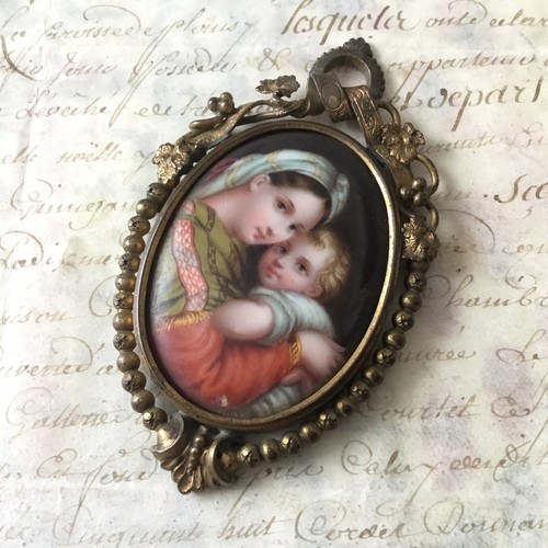 Médaillon porcelaine - médaillon, en