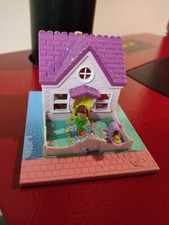 Polly Pocket cozy cottage