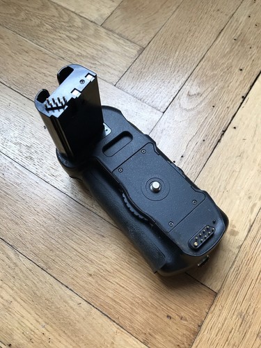 Nikon handgrip d100 for - handgrip, mb-d100