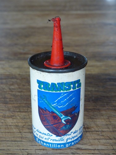 Petite burette dégrippant - burette,