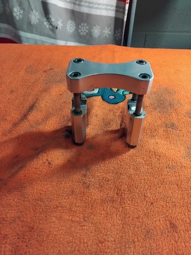 Tés fourche réhausseur - fourche,