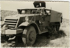 OLD PHOTO - VINTAGE SNAPSHOT - MILITARY TRACK TRUCK - MILITARY TRUCK
