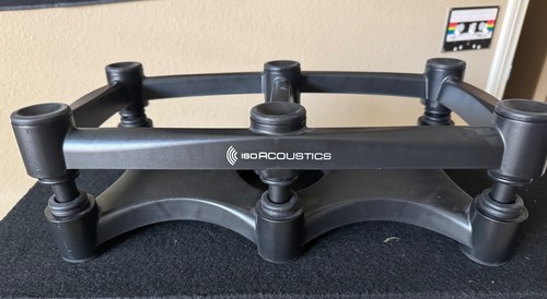 Isoacoustics iso l8r430 center - isoacoustics, iso-l8r430