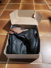 PAIRE DE CHAUSSURES TYPE RANGERS ORIGINALES RANDONNEE TRAVAIL TAILLE 44 