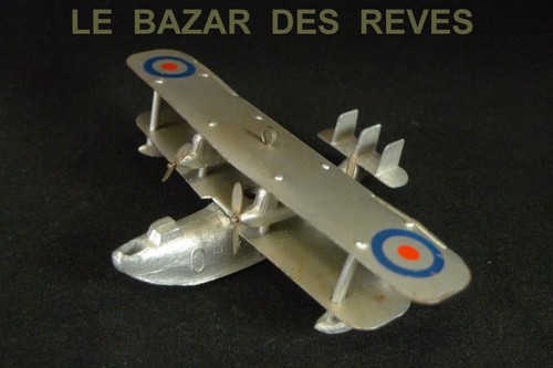 Dinky toys avion - ,