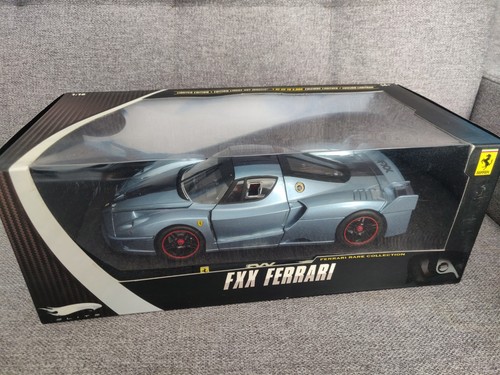 New ferrari fxx bleu - 1/18,