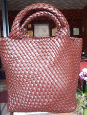 Sac tressé, taille moyenne, couleur café avec pochette amovible