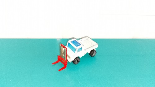 2306256 voiture majorette - ,