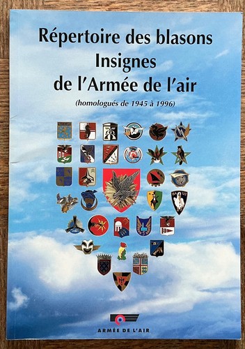 Livre insignes militaires - 9,