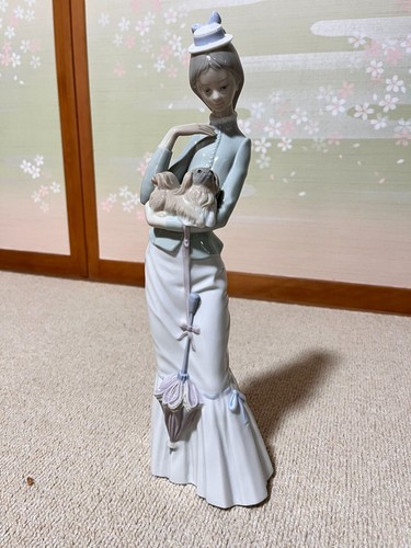 Figurine porcelaine de - en,