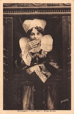 29-AVEN FOLKLORE BRIDGE WOMAN IN CLOSED BED-N�LP5117-D/0071