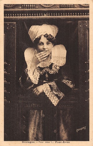 Pont aven folklore - aven, femme