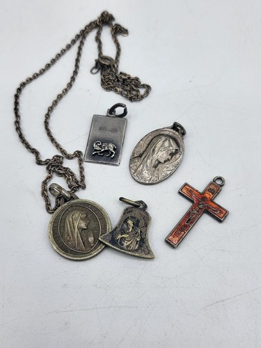 Lot 5 pendentifs - -,