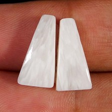 06.25Cts. Paire de pierres