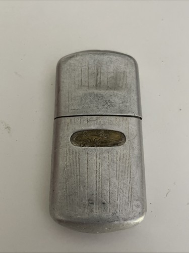 Ancien briquet - briquet,