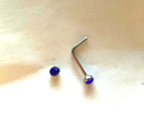 Piercing angle droit nez - a,