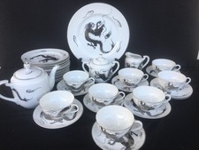 RARE SERVICE À CAFÉ THÉ