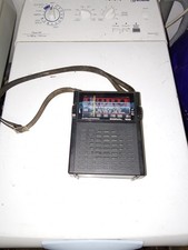 je vends cette ancienne radio transistor Grundig, un modèle classique et fiable