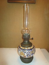 Très belle lampe à pétrole