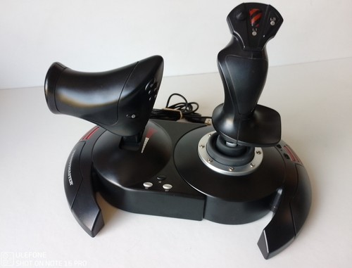 Joystick thrustmaster flight - joystick, t.flight