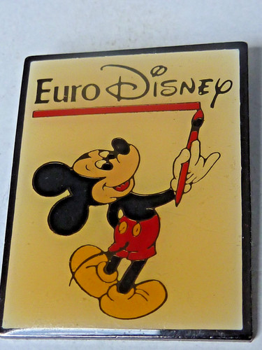 Pin badge disney - pin's,