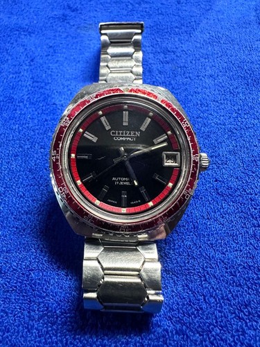 Montre bracelet compacte - montre-bracelet,