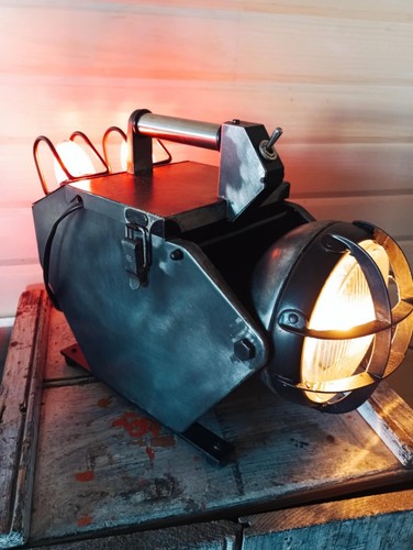 Ancienne lampe industrielle - ancienne,