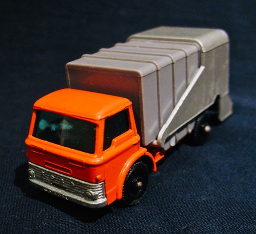 Refuse truck vintage - truck~vintage, matchbox