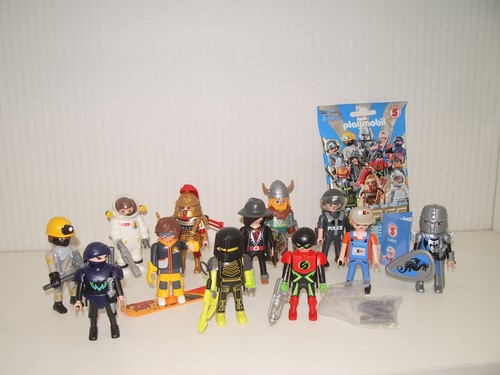 Figurine serie 5 - ///,