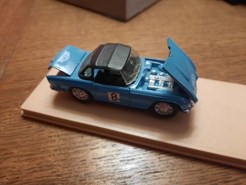 Eligor 1135b triumph tr5 - 1/43,