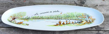 Grand plat à poisson en porcelaine de Chauvigny Le concours de pêche