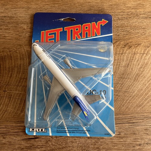 Avion miniature ertl jet - ertl,