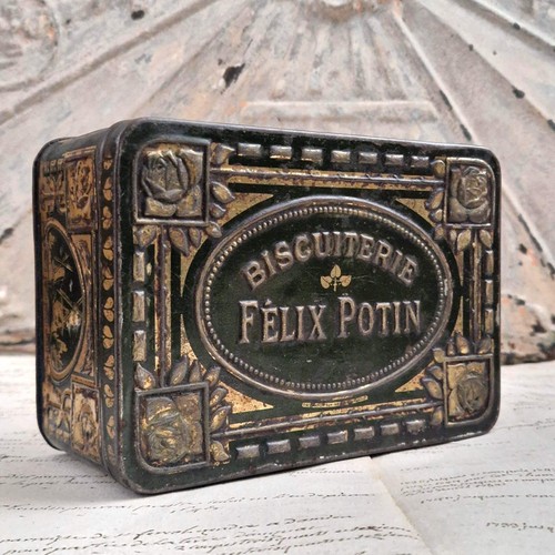 Ancienne boîte biscuits - à,