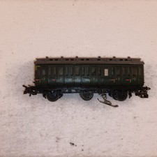 MARKLIN HO 4004 VOITURE VOYAGEUR 2 ième CL 3 ESSIEUX ET  ÉCLAIRAGE 3 RAILS